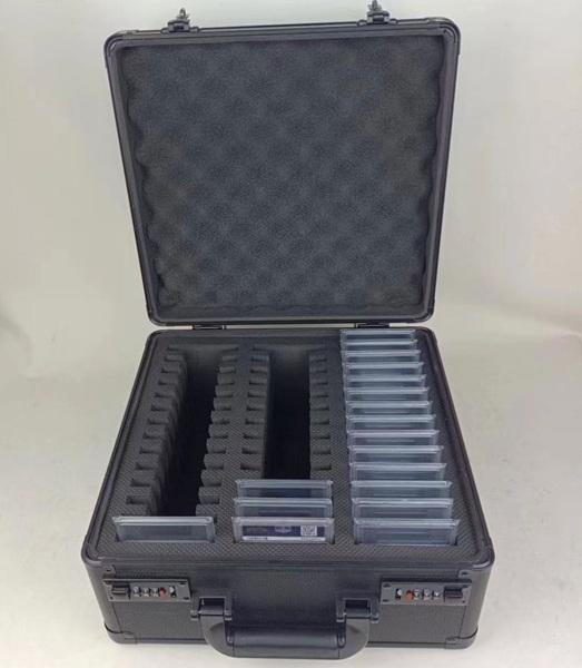 Evoretro - Trading Card Suitcase (3-Row Graded Card)